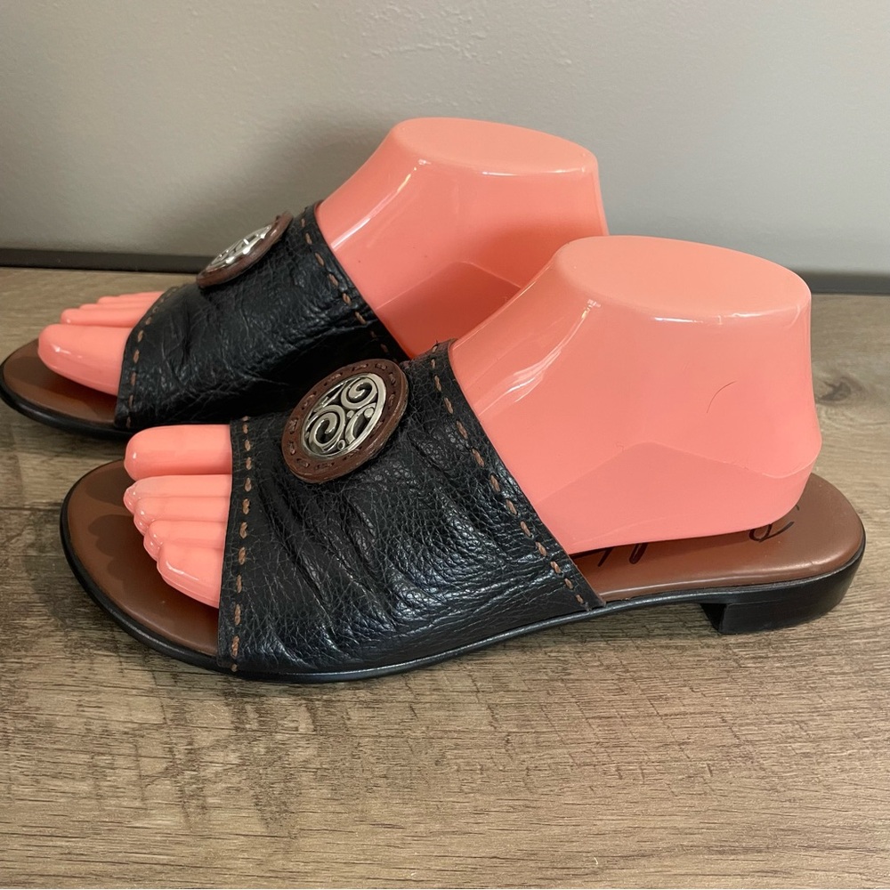 Women's BRIGHTON Black Leather MOLLY Silver Medallion SLIDES Sandals  9 M - Picture 2 of 6